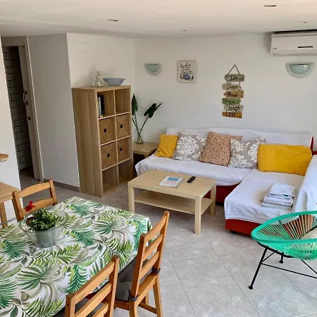 Apartament Skol *